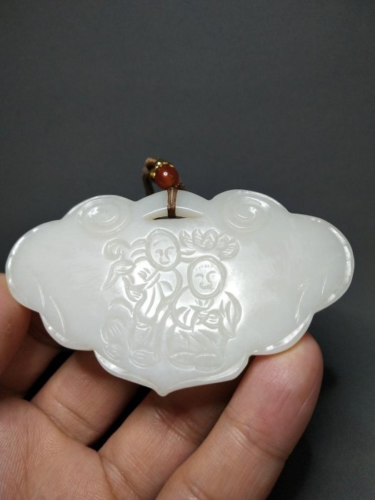 【清時代】和田玉 玉牌 和田白玉彫り 古玉石 時代物 賞物 中国古美術 清時代】和田玉 玉牌 和田白玉彫り 古玉石 時代物 賞物 中国古美術