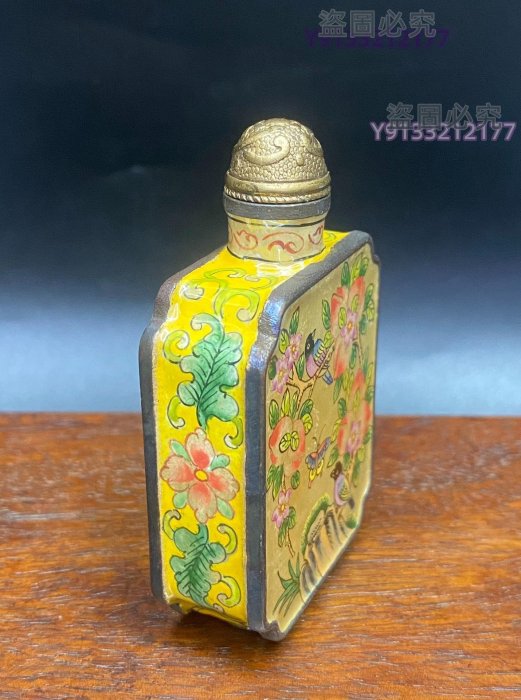 海外回流，銅胎琺瑯彩景泰藍花鳥鼻煙壺， 畫工精細，品相絕佳，造型
