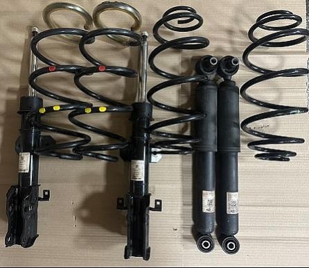 賓士 W447 VITO / V220 d / V250d / V300d 原廠避震器總成含彈簧 (二手跑2萬公里)
