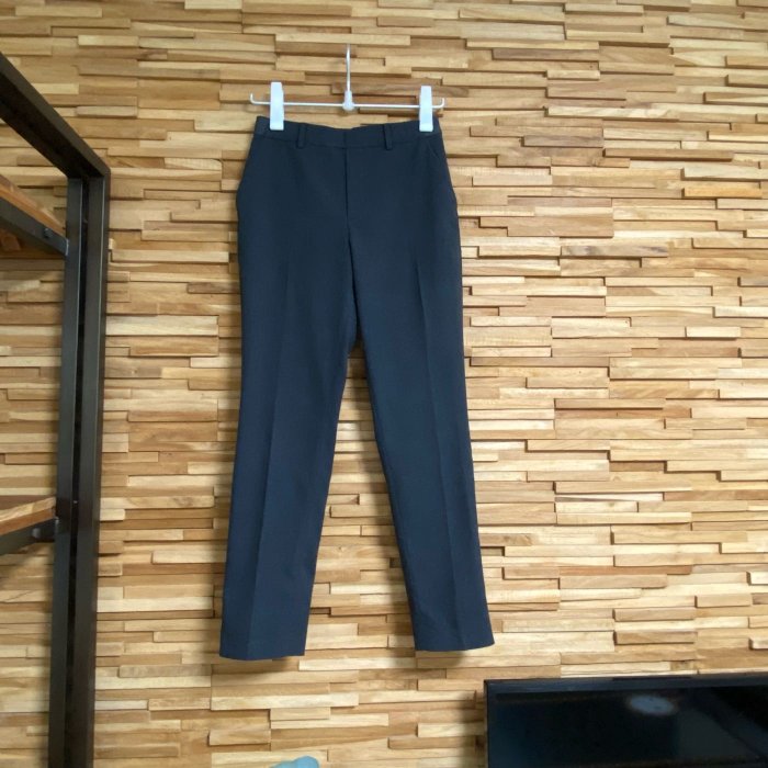 UNIQLO 秋冬 深灰色西裝褲 S