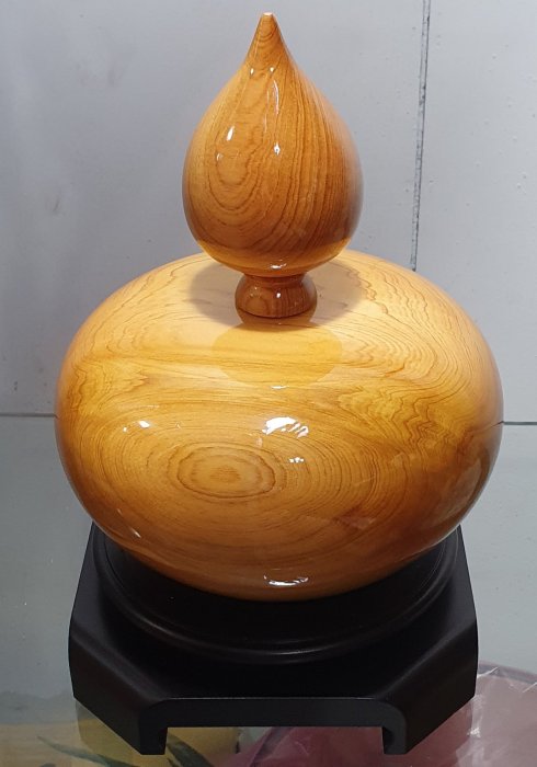 104)台灣扁柏HINOKI黃檜聚寶盆完整無裂無補重油閃花黃檜木樹頭車製