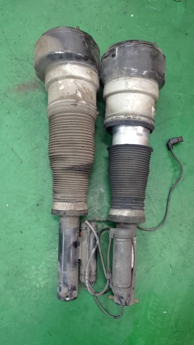 賓士 BENZ W220 W221 S350 前後 拆車氣壓避震器 4500元