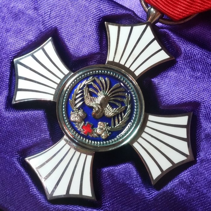 10SAM2 勲章 まとめ 大量 赤十字社 有功章 箱付き有り バッヂ 現状品