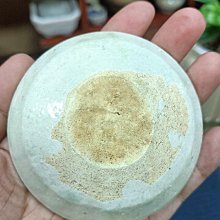 嚴選宋代青白釉筆舔，釉色瑩潤如玉，造型精致小巧，僅口沿有小瑕疵