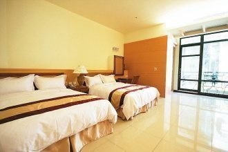 【悠遊網內湖店】週日 ~ 週五不加價!台南走馬瀨農場蘭花會館四人房住宿券(早餐+門票+遊戲)*4特惠價只要 3,569元