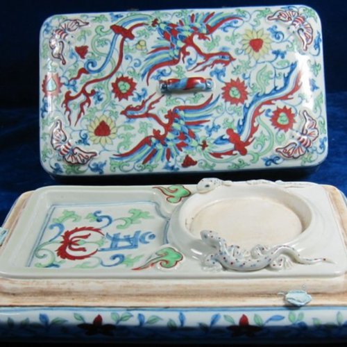 古藝閣大明成化年制斗彩龍紋墨盤（文房四寶） | Yahoo拍賣