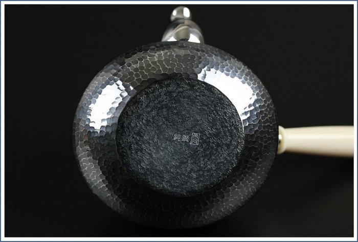 勇福堂》】日本茶道具－森川榮月造【純銀釜型鎚目、花摘側把銀壺（急須