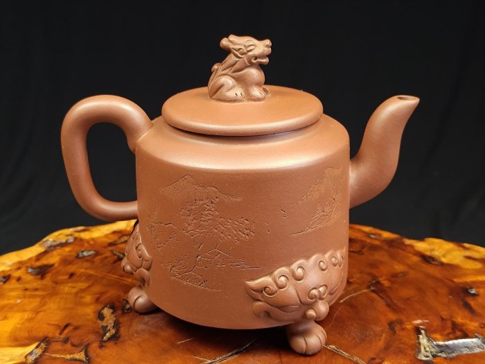 宜興紫砂壺 壺風茶道~23153《宜興紫砂紅泥三足瑞獸壺》約520cc 宜興紫砂壺、紫砂