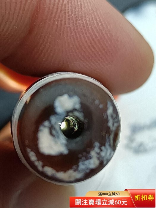 金剛虎牙三眼天珠，西亞紅玉髓滿風化，帶黑朱砂，老天珠，味道十足