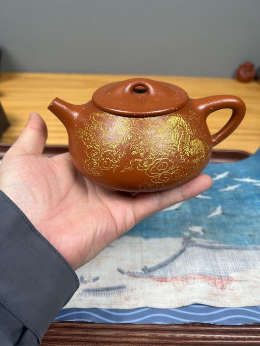 極上 古美術　清朝　紫檀台　物置 倉庫整理品F--3 超值精工好料推薦正高級工藝美術師夏瑞娟朱泥330cc景舟石瓢壺#收藏文玩