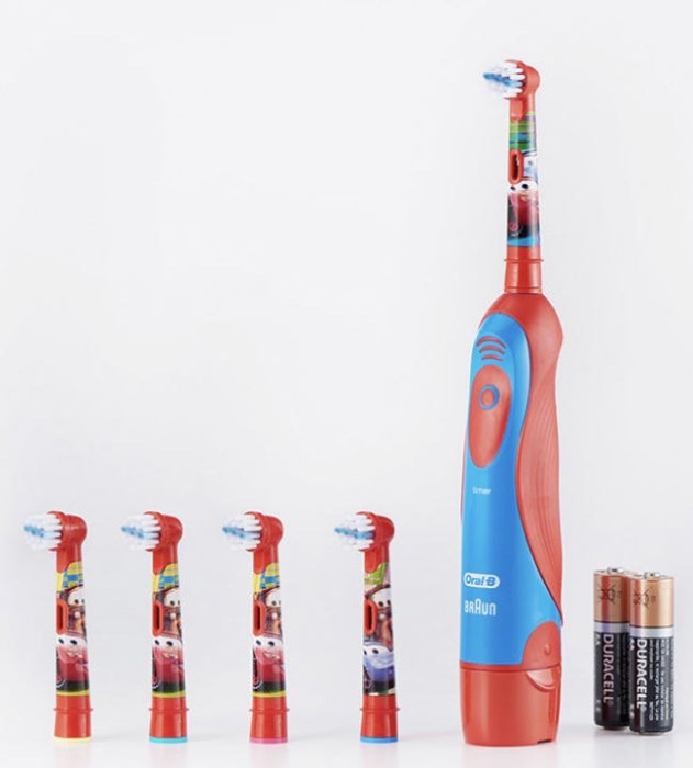 好市多代購-歐樂B 迪士尼兒童電動牙刷組 (1 刷柄 + 5 刷頭) 汽車總動員款