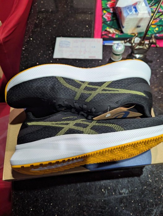 全新ASICS 亞瑟士 PATRIOT 13 黑黃配色 慢跑鞋 尺寸：US9 / 27cm