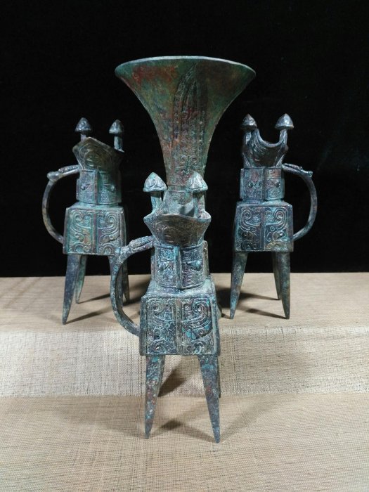 中国古美術品·旧蔵珍品·貴族用器皿·古青銅器★爵杯★飲酒器·文房置物·風水開運 中国古美術品·旧蔵珍品·貴族用器皿·古青銅器☆爵杯☆飲酒器·文房置物