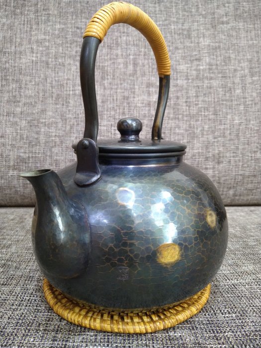 ☆清沁苑☆日本茶道具~鎚打銅器芳燕堂紫金色金丸鎚目銅壺銅瓶~e009