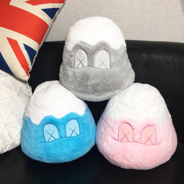 KAWS HOLIDAY JAPAN 8インチ 富士山 ぬいぐるみ タグ付き
