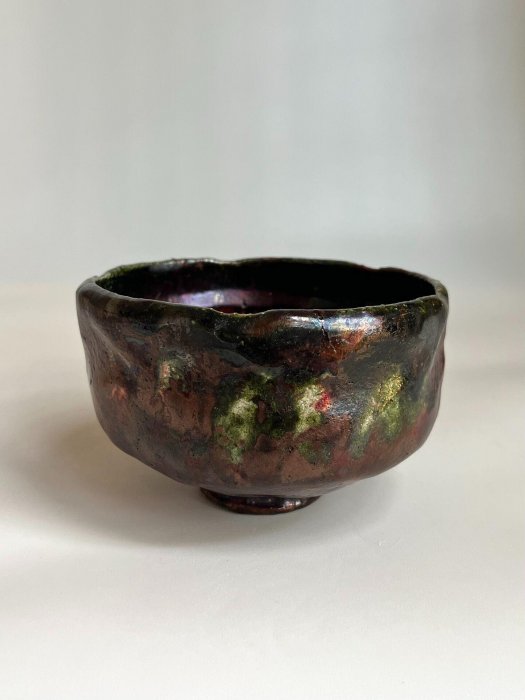 嚴選日本加藤石春樂燒立田錦抹茶碗，獨創精美釉面，蛤蜊光流彩奪目口徑