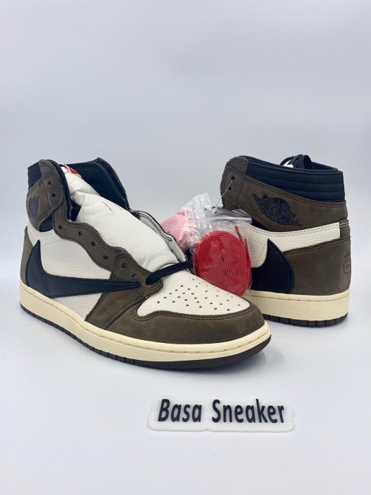 Travis Scott x Jordan 1 Backwards Swoosh CD4487-100 倒勾服飾可詢問