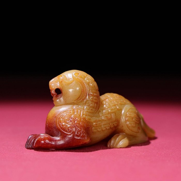 周代 神獣装身具 中国古玉老和田玉 ペンダント 骨董工艺品收藏品 臻品旧藏，和田玉满沁宝工玉虎把包浆厚重， 沁色入骨工艺精湛，犀利民