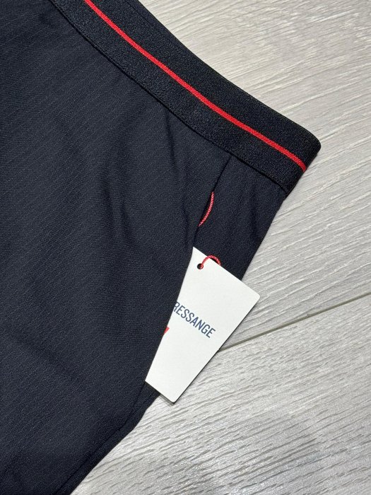 【UNIQLO聯名INES DE LA FRESSANGE】全新吊牌未拆  輕便彈性裙，M號，原價990元，僅此乙組