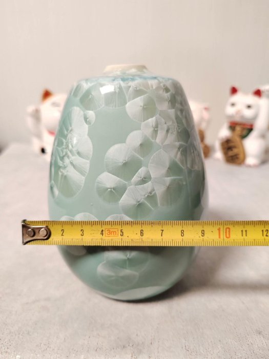 五雲窯三代前田喜代范師傳結晶青瓷花瓶，獨特器型與美彩晶紋推薦收藏