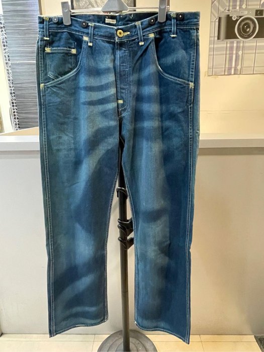 Levi’s Red Jeans BILLY-BOB  男款直筒牛仔褲 （34）