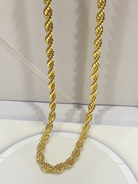 麻花金項鍊 粗0.8公分 62公分長可套頭 1兩8分左右 耐汗 可泡湯 可火烤 色澤99%相符