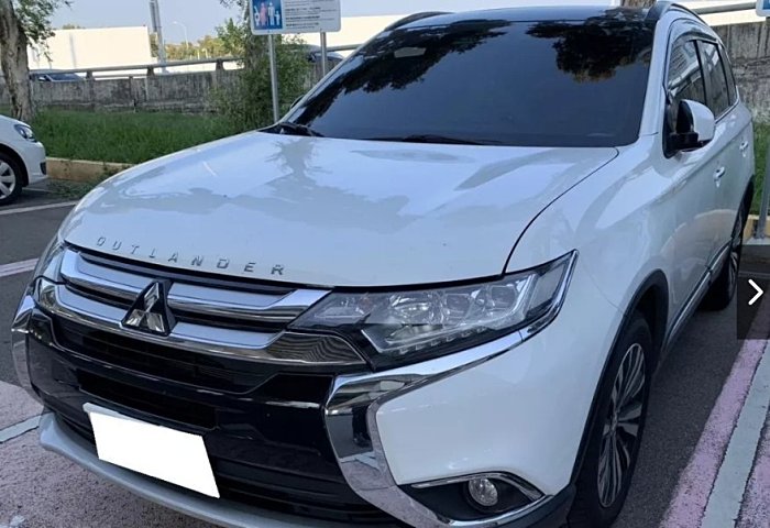 【跳樓大拍賣 出清特價】 Mitsubishi Outlander 2017款