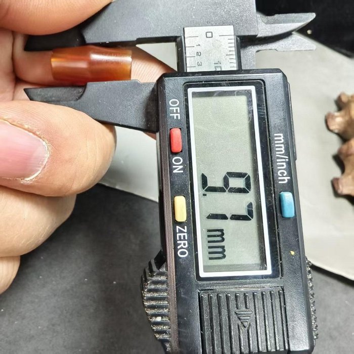 極上 漢時代瑪瑙玉環　M--4-1 戰漢時期極品瑪瑙竹節管顏色漂亮包漿皮殼厚重水亮孔道品相尺寸如圖所示