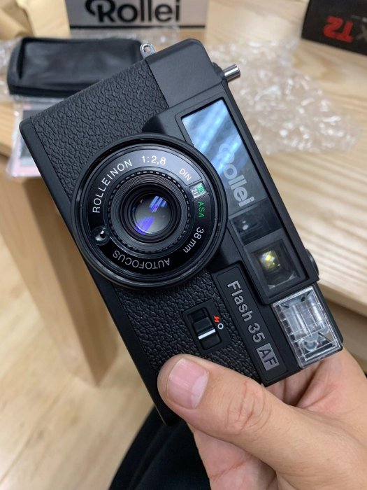 推薦收藏！Rollei Flash 35 AF 全新未啟封的旁軸相機，配齊取景器與