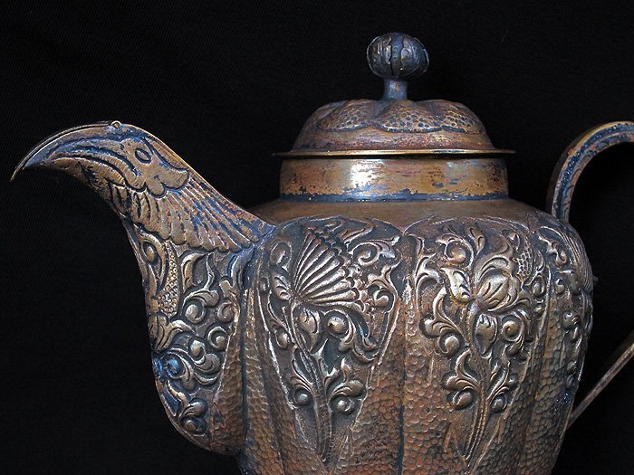 中国古美術・珍品旧藏・青銅製提梁鳥壺・鋳造・鏨刻・純銅製・酒具・風水開運・置物 中国古美術・珍品旧藏・青銅製提梁鳥壺・鋳造・鏨刻・純銅製・