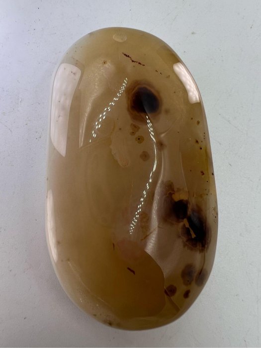 老靈魂的呼喚:老大爺舊物黃玉髓,原礦吊墜的復古時尚