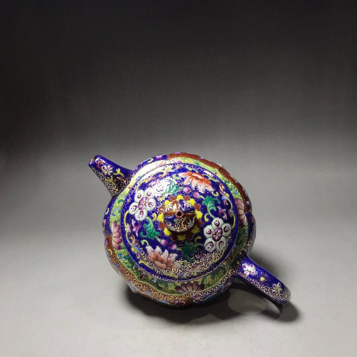 珍藏琺瑯彩鎏金紫砂壺品茗：葵菱壺底款：如圖材質：紫砂容量：500cc