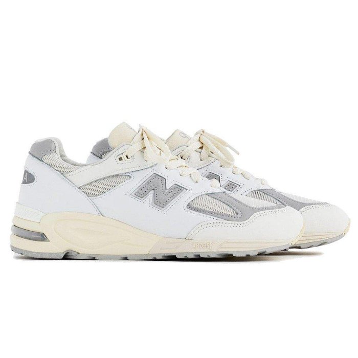 New Balance M990TC2 