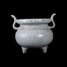 博古珍藏》宋．官窯月白釉三足爐．早期收藏．老件香爐瓷器．博物館級