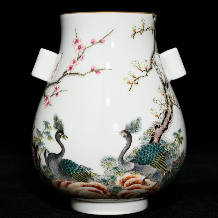 可議價清乾隆粉彩孔雀花卉紋雙耳尊，高12.5cm直徑11cm，編號2041914