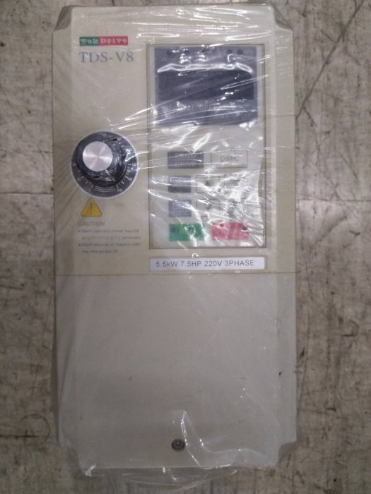 【慶豐餐飲設備】(二手變頻器)製冰機/蛋糕櫃/冷凍櫃/麵攤車/吧檯/刨冰機歡專業維修