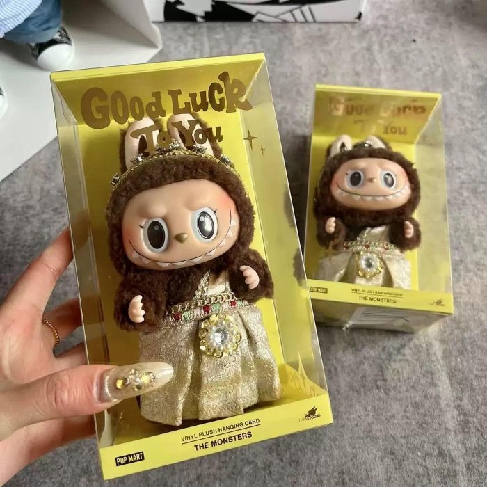 【胡鬧 POPMART泡泡瑪特Labubu泰國米蘭限定拉布布搪膠毛絨掛件】