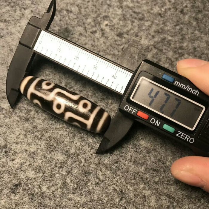 朱砂天珠　九眼天珠　大粒 天地靈珠極品硃砂九眼天珠(~已結緣~) 人工風化皮殼| Yahoo拍賣