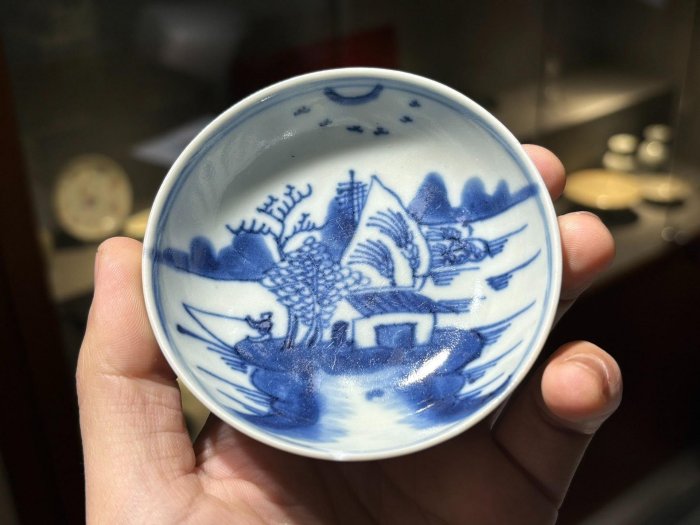 清乾隆嘉慶青花山水小碟口徑8.5cm 土壝細緻釉面亮麗山水人物畫工精湛軒