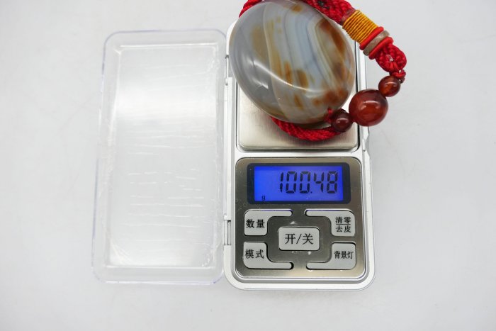 小蔡二手挖寶網)早期天然紅瑪瑙原石吊飾易碎收藏品總重量約100.48g
