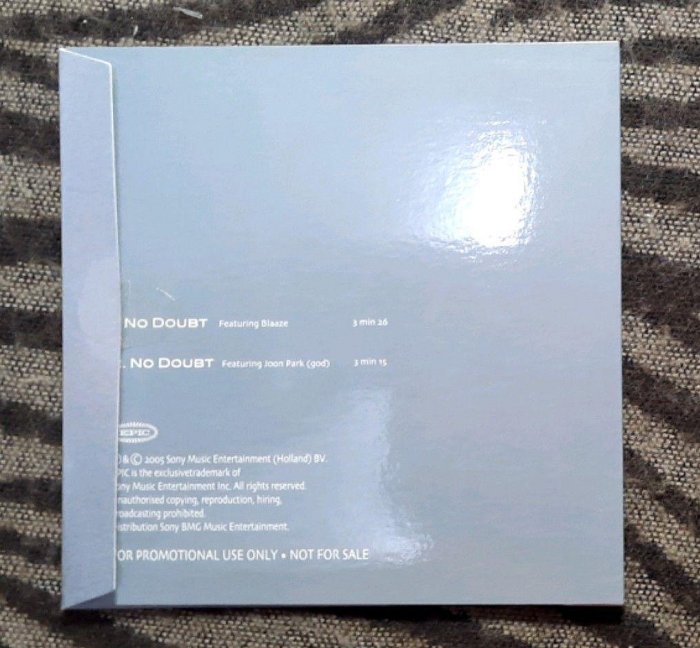 影音新天地】李玟CoCo Lee 2005《 EXPOSED 》新力音樂台灣版宣傳單曲CD