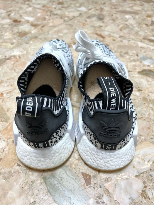 adidas gazelle silver green womens Adidas NMD R1 PK Zebra White NOIRFONCE Sneakers
