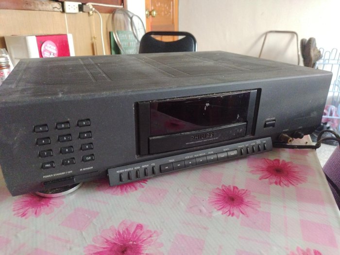 1元起標無底價，飛利浦philips cd player 931,新加坡製，不讀片，cd盤進出需手動