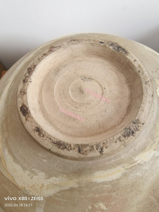 金時代 　鶴壁窯(磁州窯)　白釉 陰刻 花紋盃　　無庇完品 磁州窯黑釉剔花嬰戲蓮紋罐-宇珍國際藝術| Yu Jen Taipei陶朴瓷妍–擎光