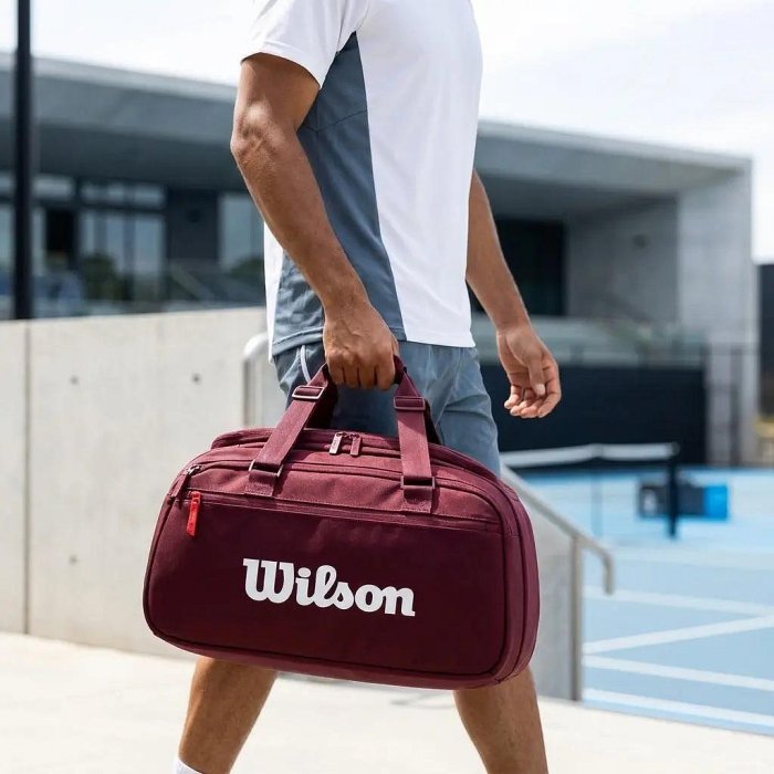 【曼森體育】Wilson Defyer V1 Small Tennis Duffel RD 圓筒包 紅色 可裝2支球拍 2026新款