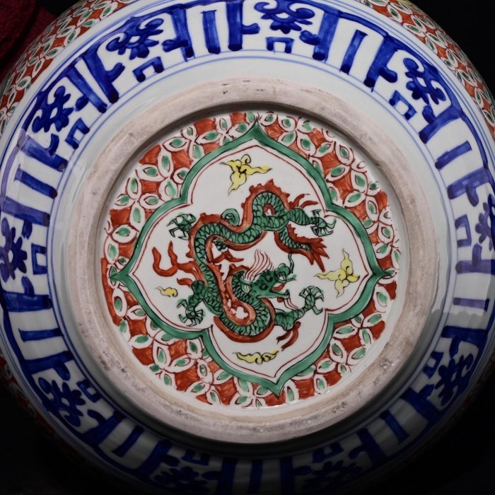 大明隆慶年制青花五彩開窗龍紋天球瓶，高45x35厘米18002682 | Yahoo拍賣