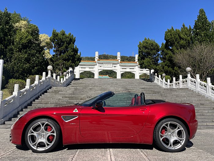 【限量經典｜Alfa Romeo 8C Spider｜V8純正義式靈魂】