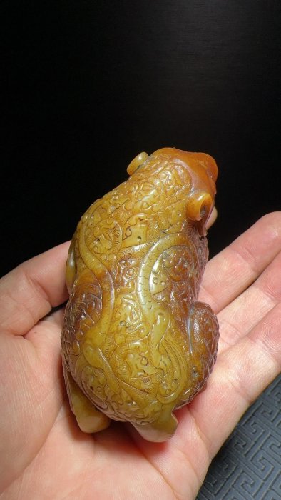 漢時代 和田玉 熊造形 玉雕刻 愛らしい細工 繊細質感 古玉 古美術旧家蔵出し 舊高古玉，戰漢玉器，老玉和田玉玉熊造型獨特，工藝精湛，玉質飽細膩