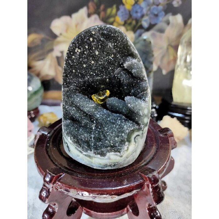 ✡️烏拉圭🇺🇾水晶原礦紫水晶 紫晶鎮 黑碧異象共生 二次結晶 內凹財眼 防幅攝電磁波 消磁 净化 開運 700g