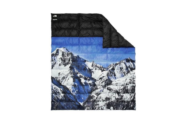 アウトドア寝具 Supreme x The North Face Nupste Blanket Supreme The North Face Mountain Nupste Blanket (FW17) - $348